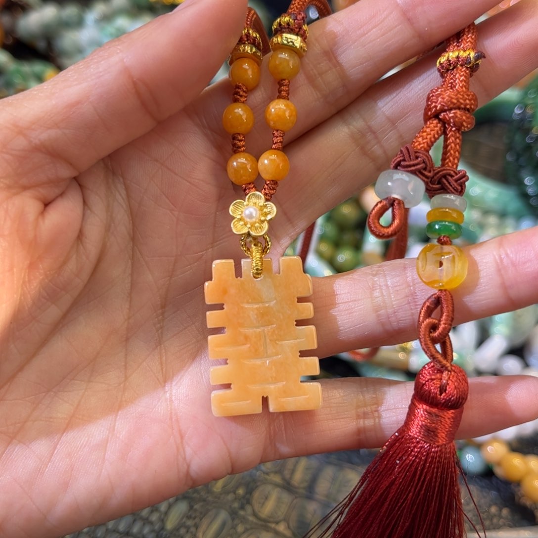 翡翠未镶嵌颈饰待编款