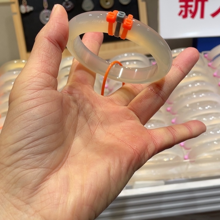 淘***格玛瑙/玉髓未镶嵌手镯@定向灰冰@【57】