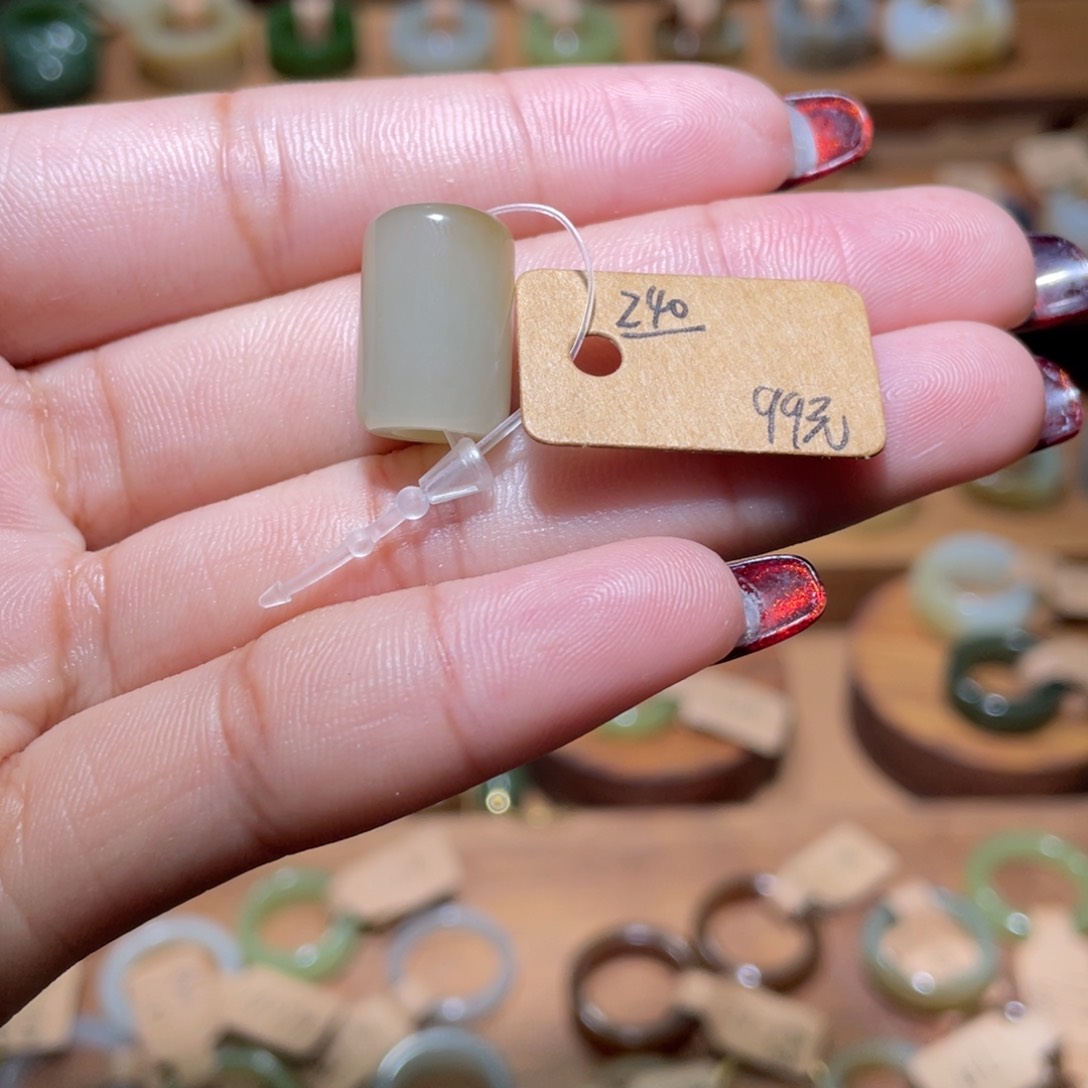 和田玉颈饰未镶嵌240