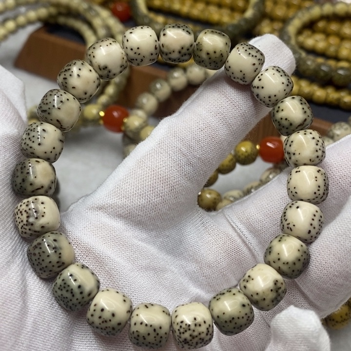 【闪购商品】星月菩提手串原生态石玉料