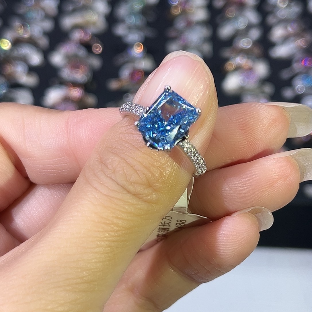 莫桑石非金属SHＫ白豪镶长方蓝冰花五卡-10