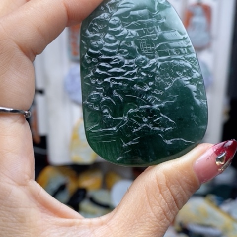 翡翠颈饰未镶嵌翡翠