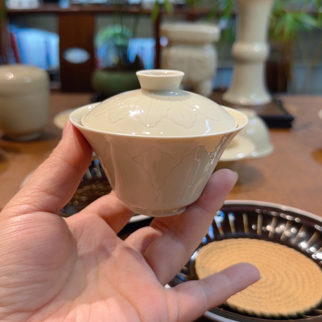 微瑕蕉叶纹盖碗 100ml