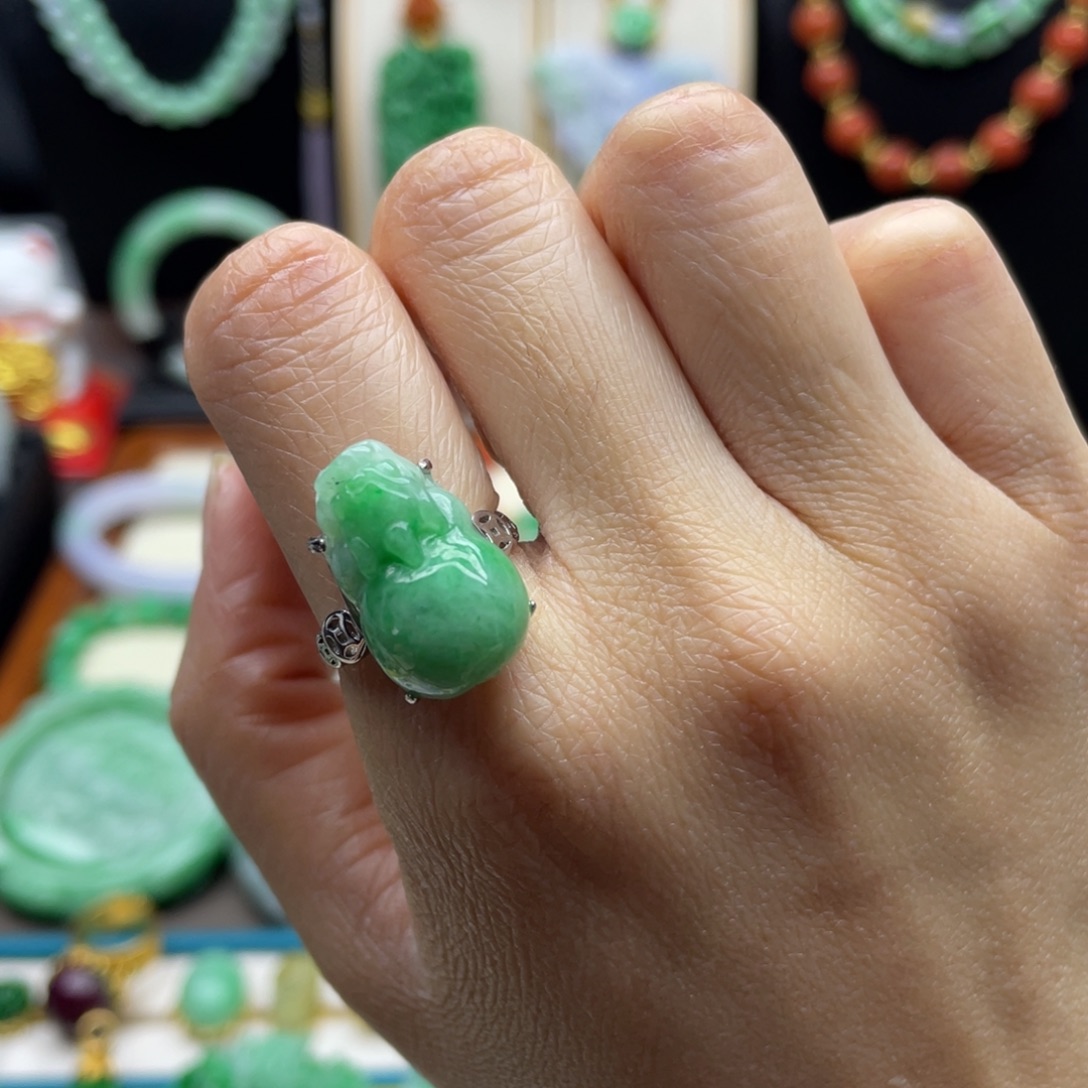 翡翠未镶嵌戒指貔貅戒指