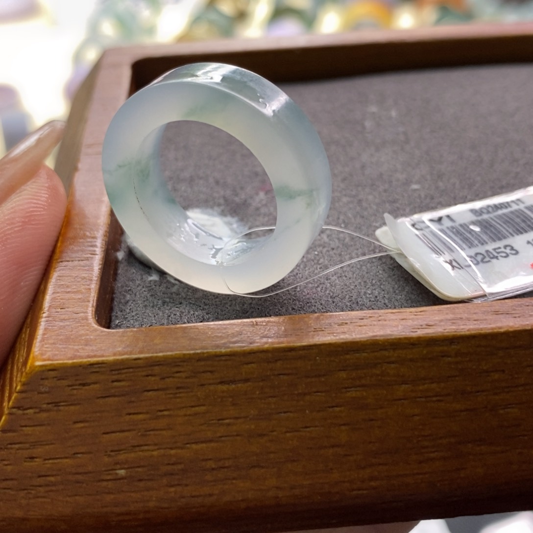 定制翡翠未镶嵌戒指