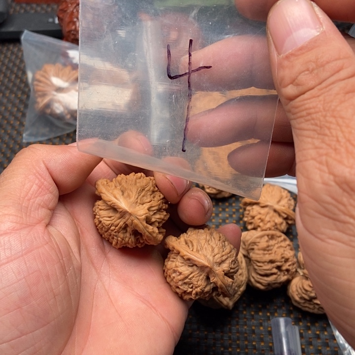 文玩核桃吊坠38官帽