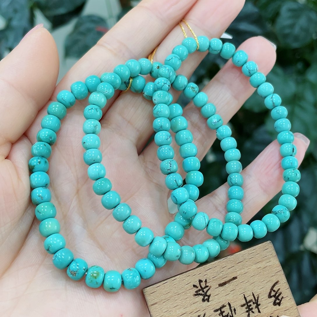 绿松石颈饰未镶嵌