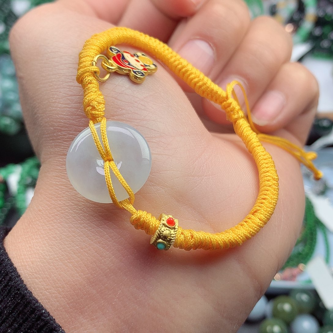 翡翠颈饰未镶嵌手串