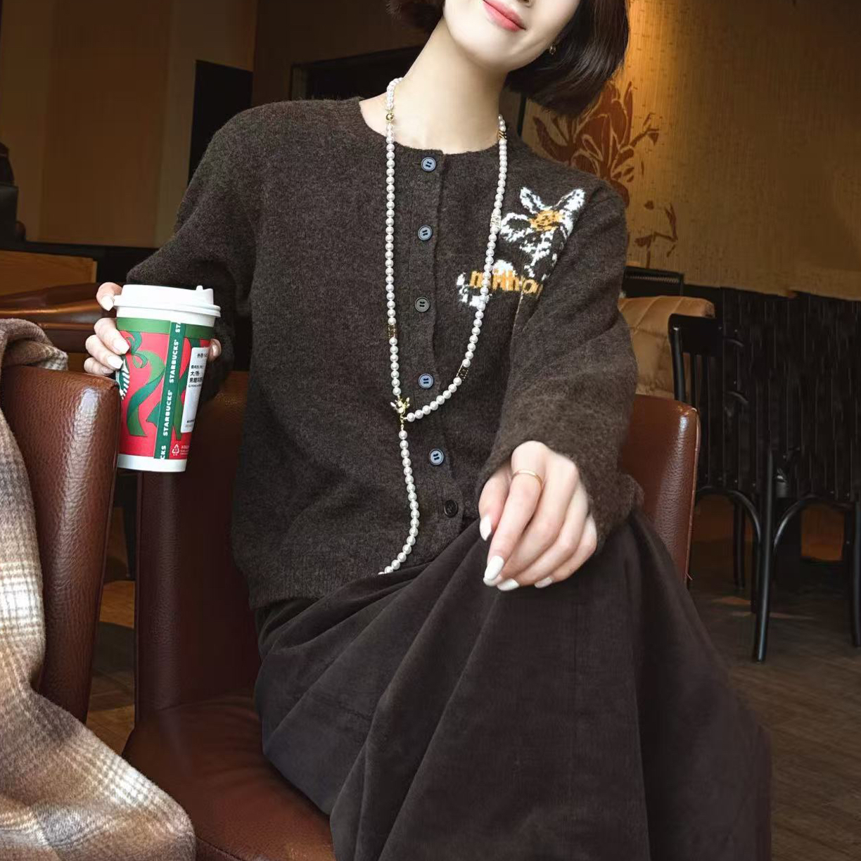 幻影丁香色提花工艺圆领毛针织开衫女款简约时尚