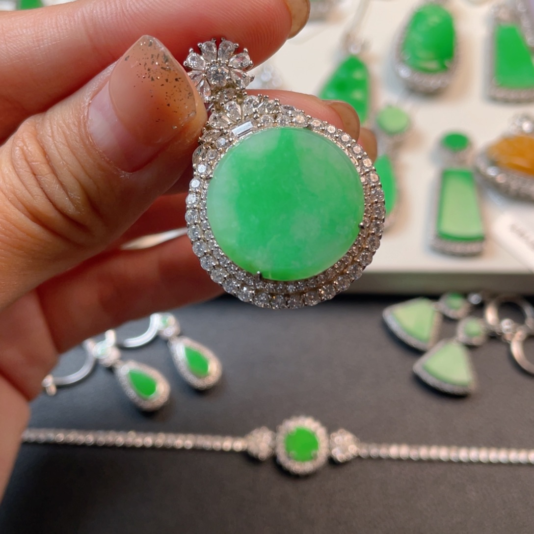 翡翠吊坠(不含链)银S925镶嵌