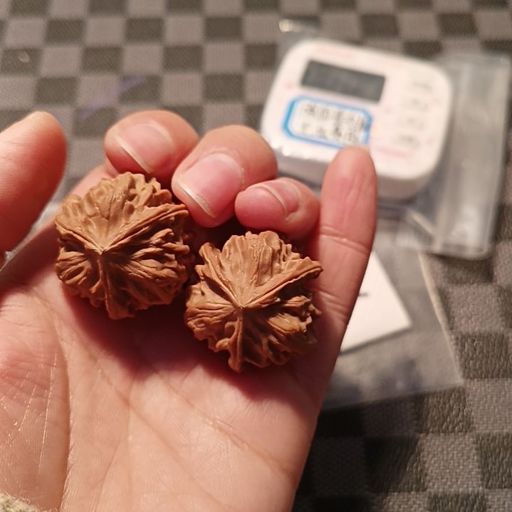 8***）岐山文玩核桃三棱子全品30