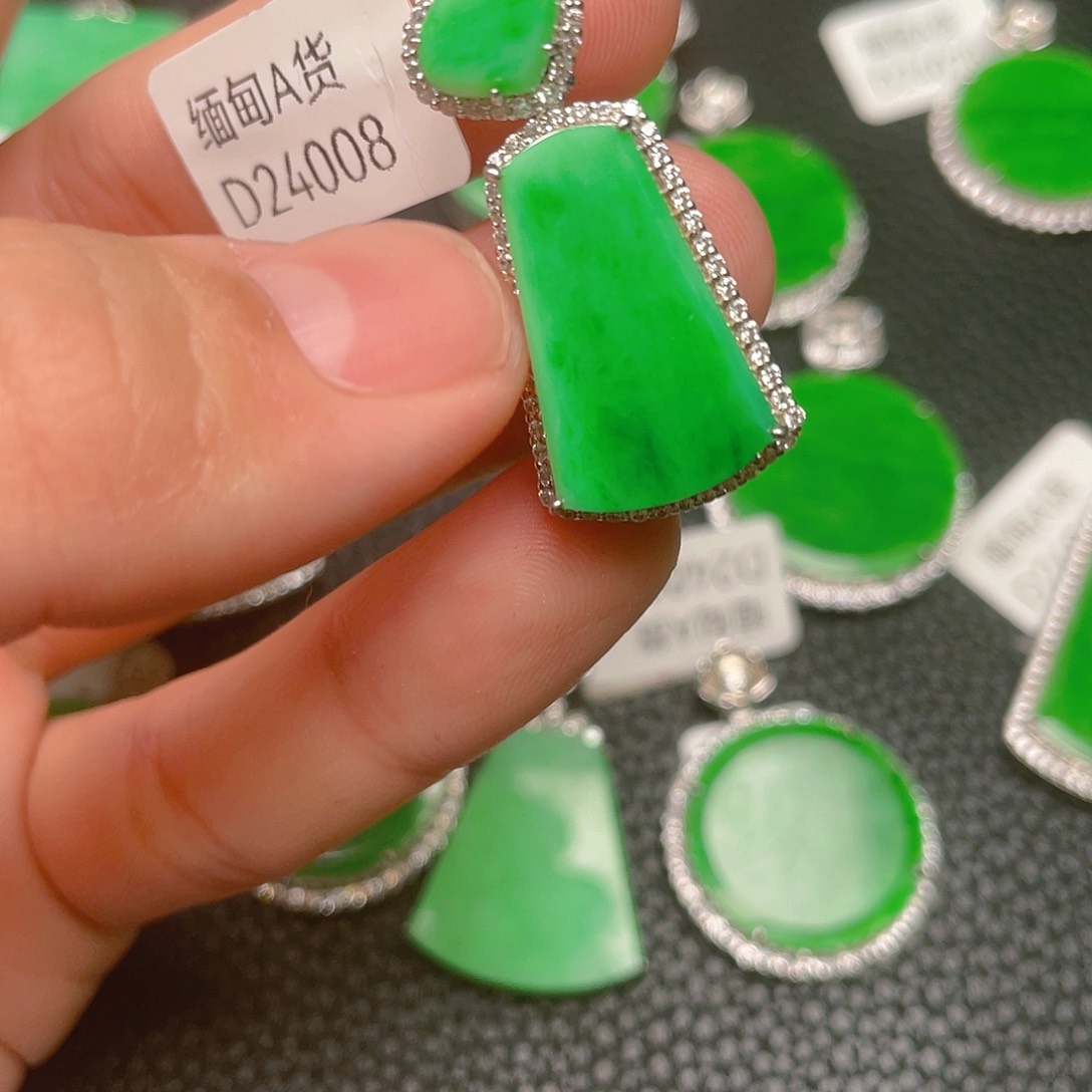 【闪购商品】翡翠吊坠(不含链)银S925镶嵌