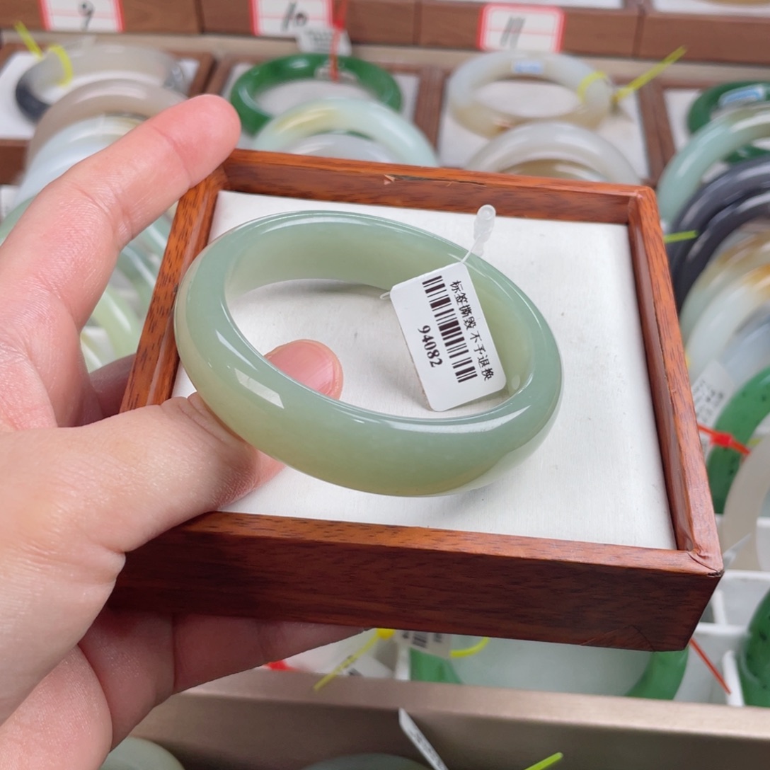 【闪购商品】和田玉手镯未镶嵌54.90
