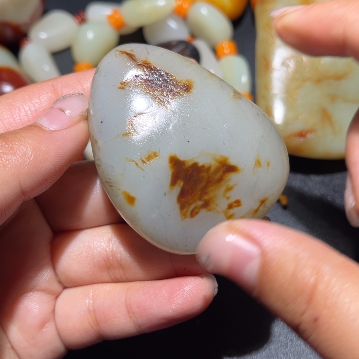 勇***和田玉未镶嵌珠宝奇石