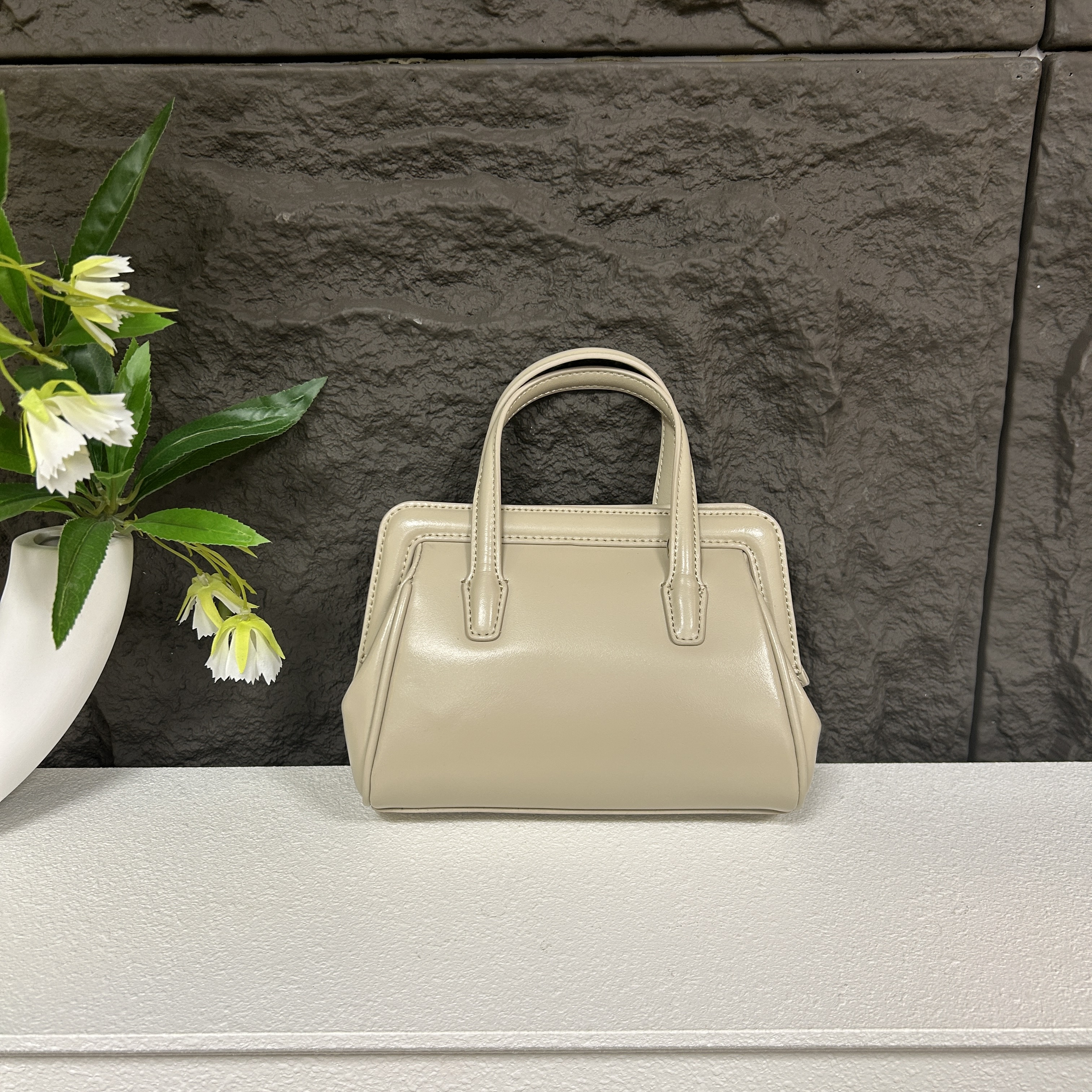 【077】20*10*14潮流新款单肩斜挎包