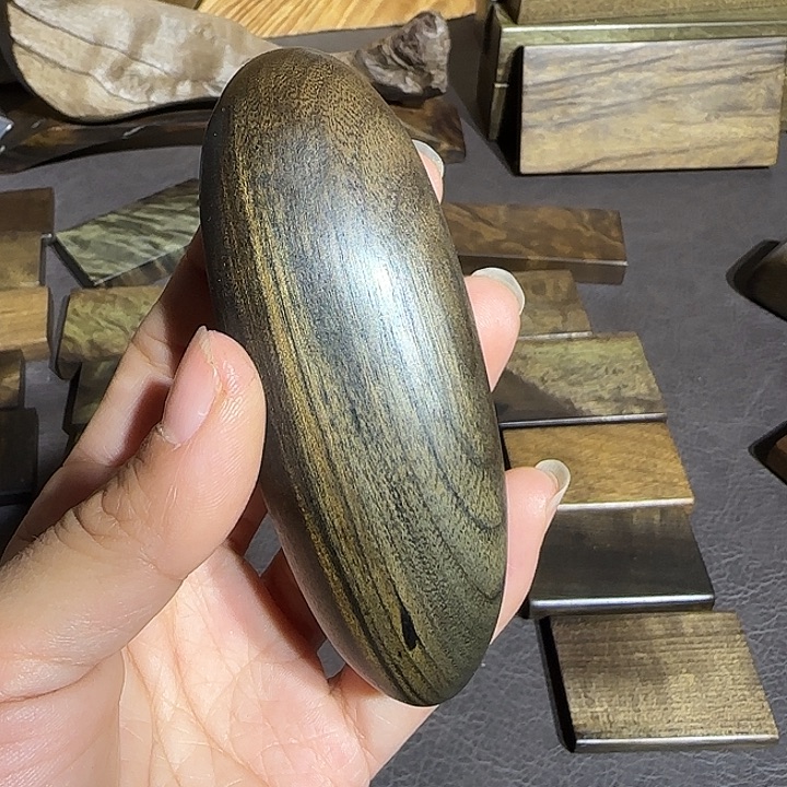 ****玮阴沉木直播间一物一拍截图