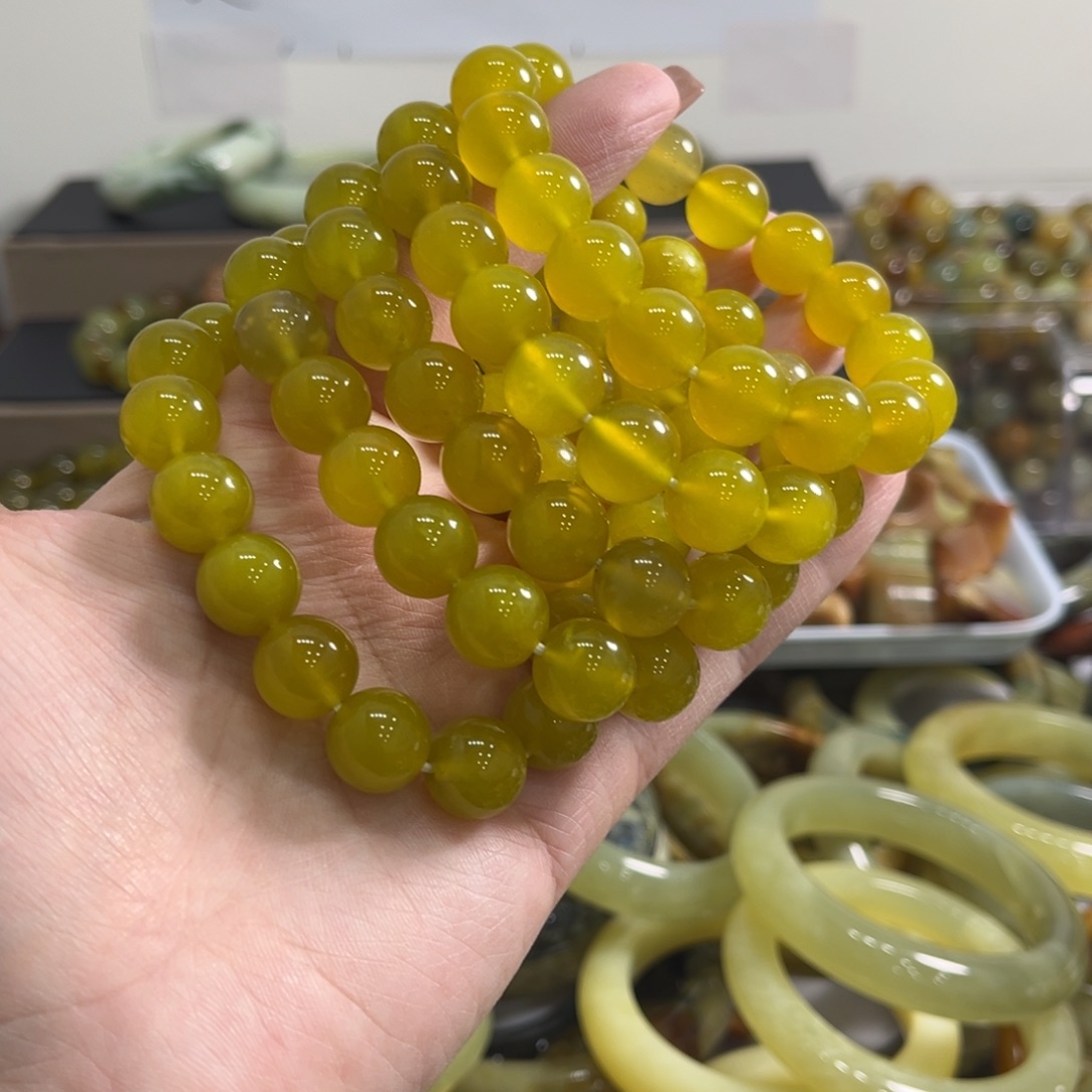 蛇纹石玉未镶嵌手链多样性发货，默认微瑕，拍一发一