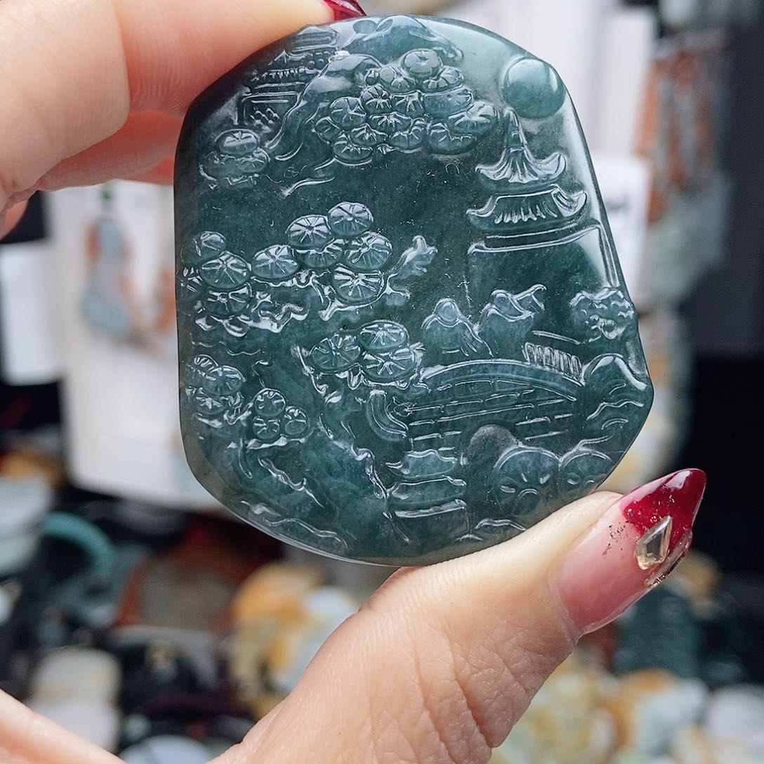 翡翠颈饰未镶嵌翡翠