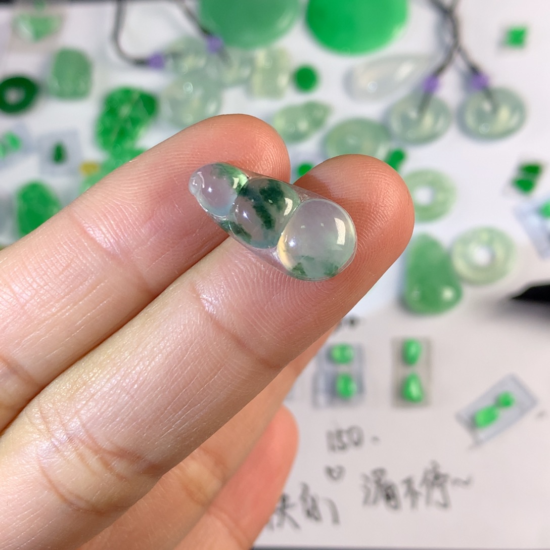 翡翠颈饰未镶嵌豆