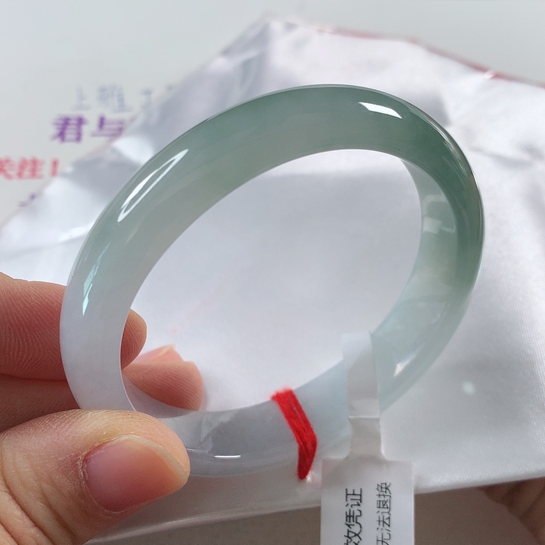 翡翠手镯未镶嵌①①⑥