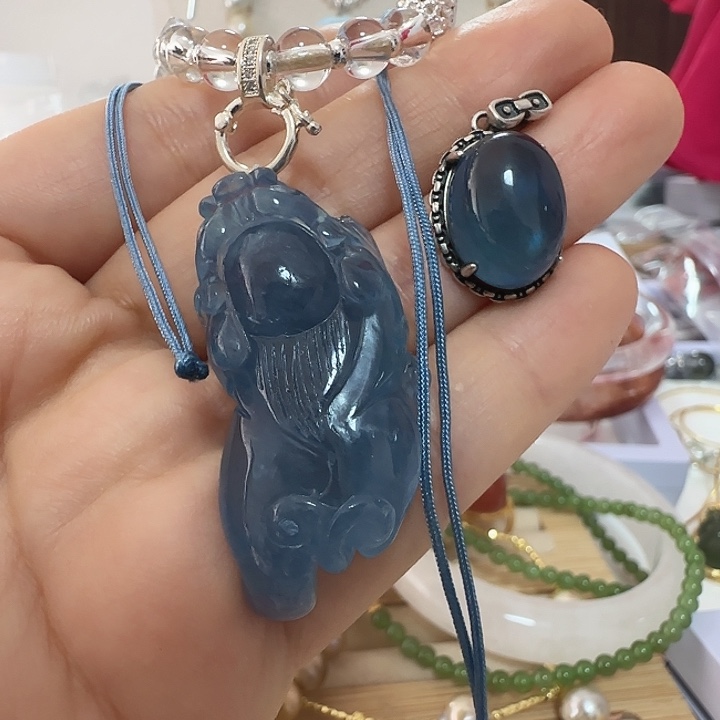 颈饰未镶嵌海蓝宝石貔恘吊坠加椭圆品质高正常结构