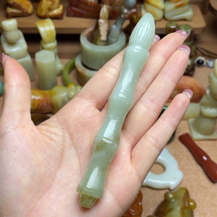 蛇纹石玉未镶嵌颈饰