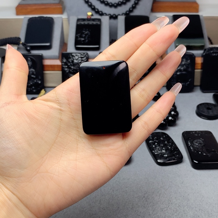 和田玉（墨玉）挂件未镶嵌