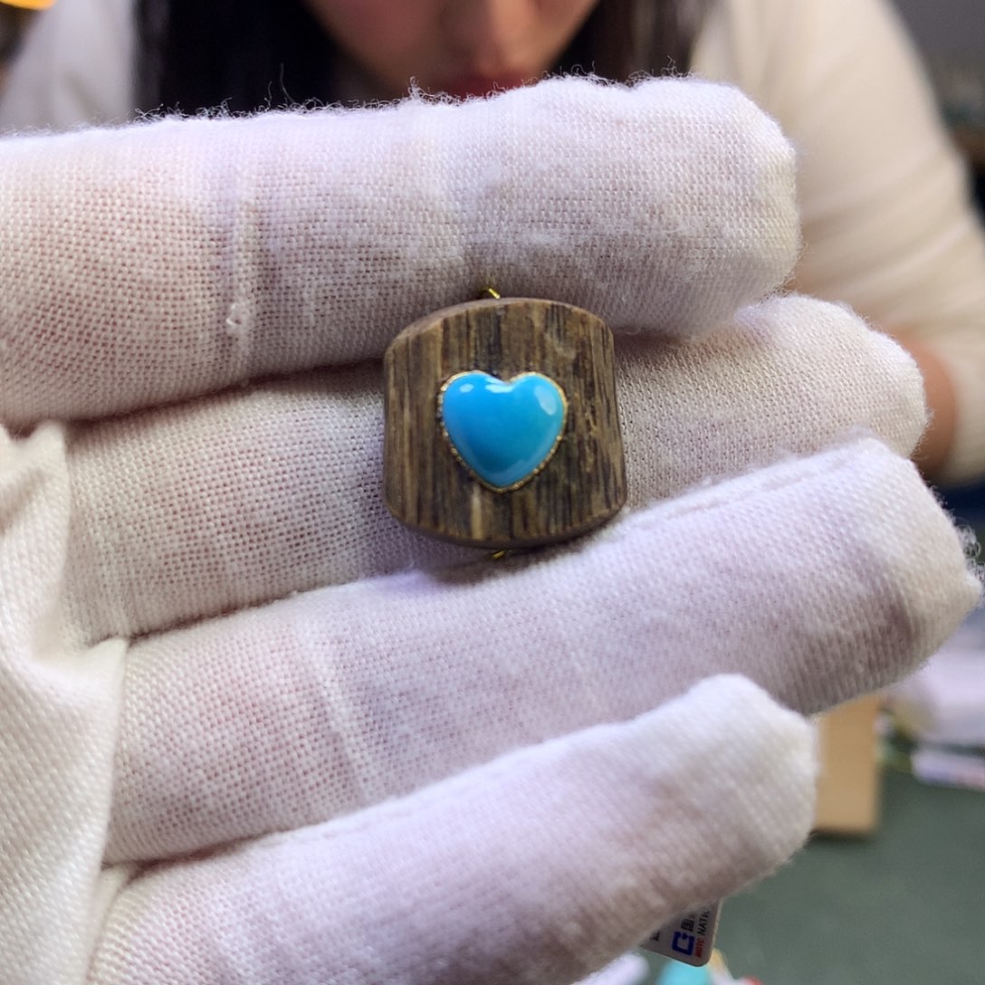 绿松石配饰未镶嵌