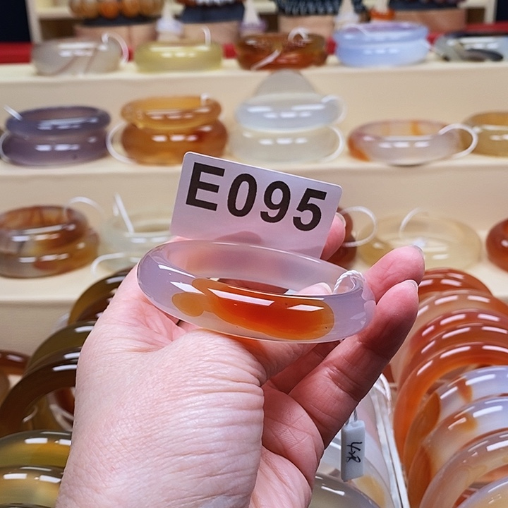 玛瑙/玉髓手镯未镶嵌落