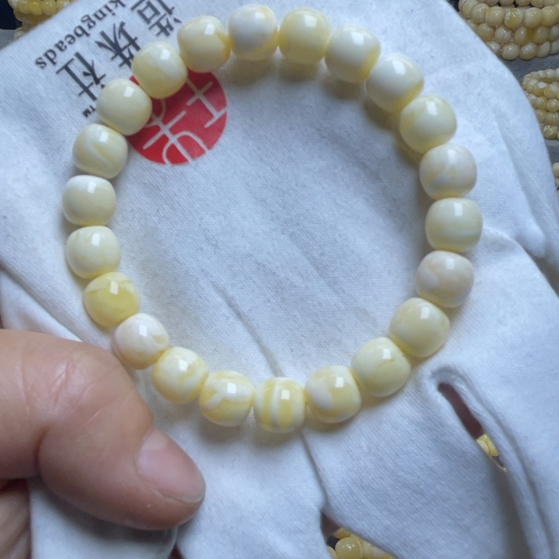 蜜蜡裸石未镶嵌一*念9.5m蜜蜡手串