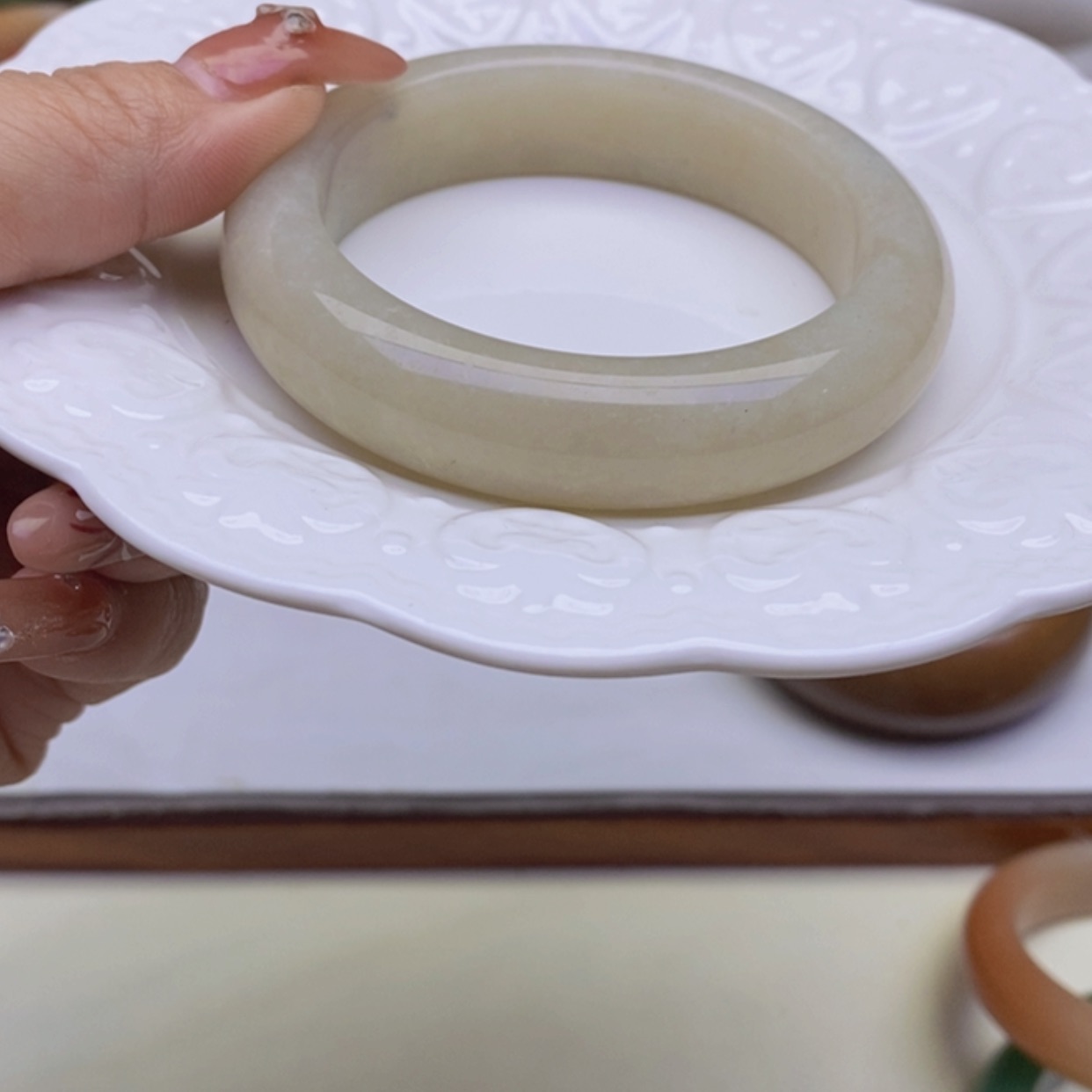 【闪购商品】石英质玉手镯未镶嵌