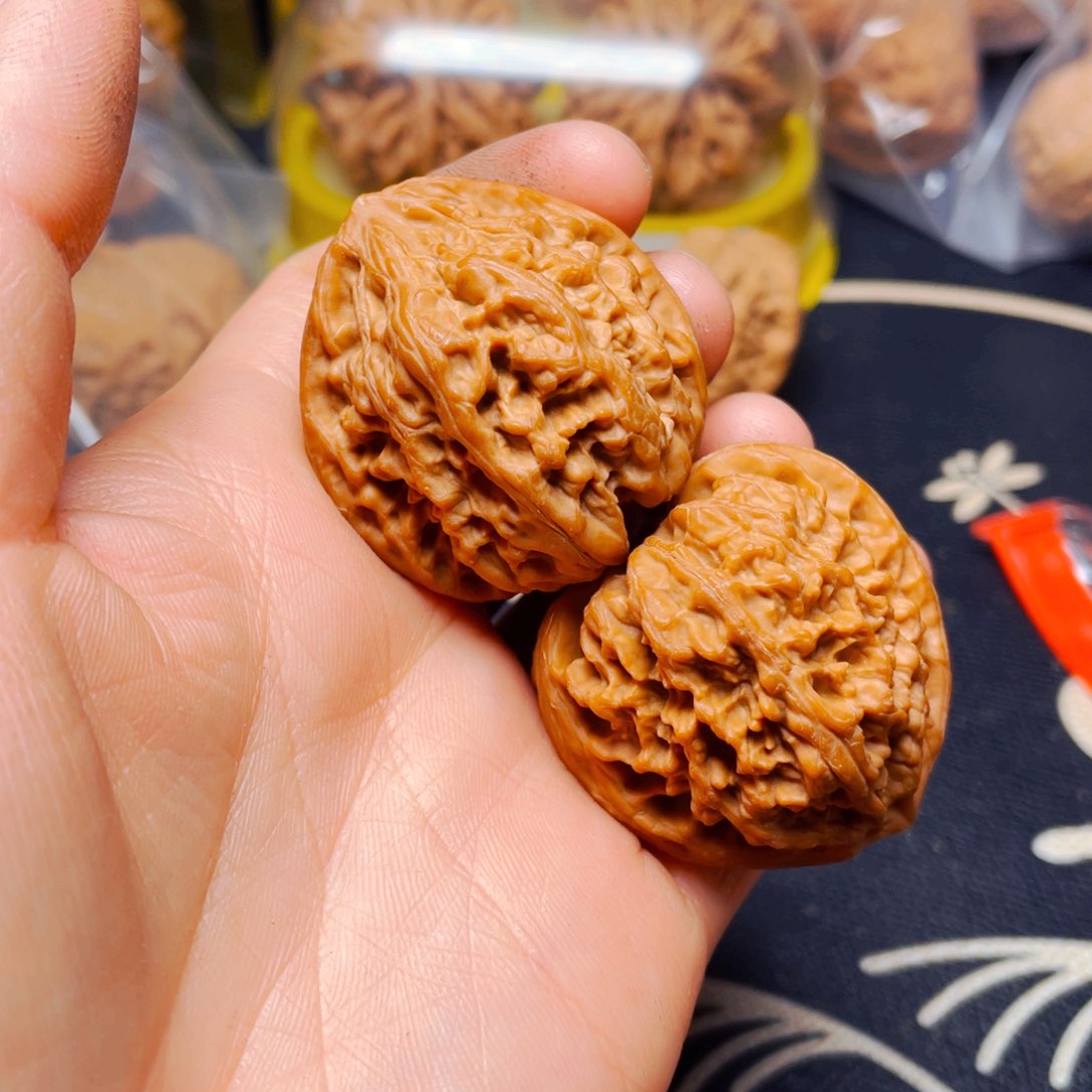 吊坠文玩核桃野牛一对