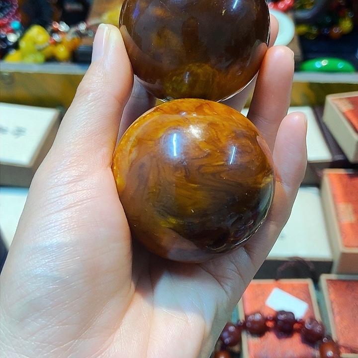 琥珀颈饰未镶嵌主播的节目有多精彩啊我