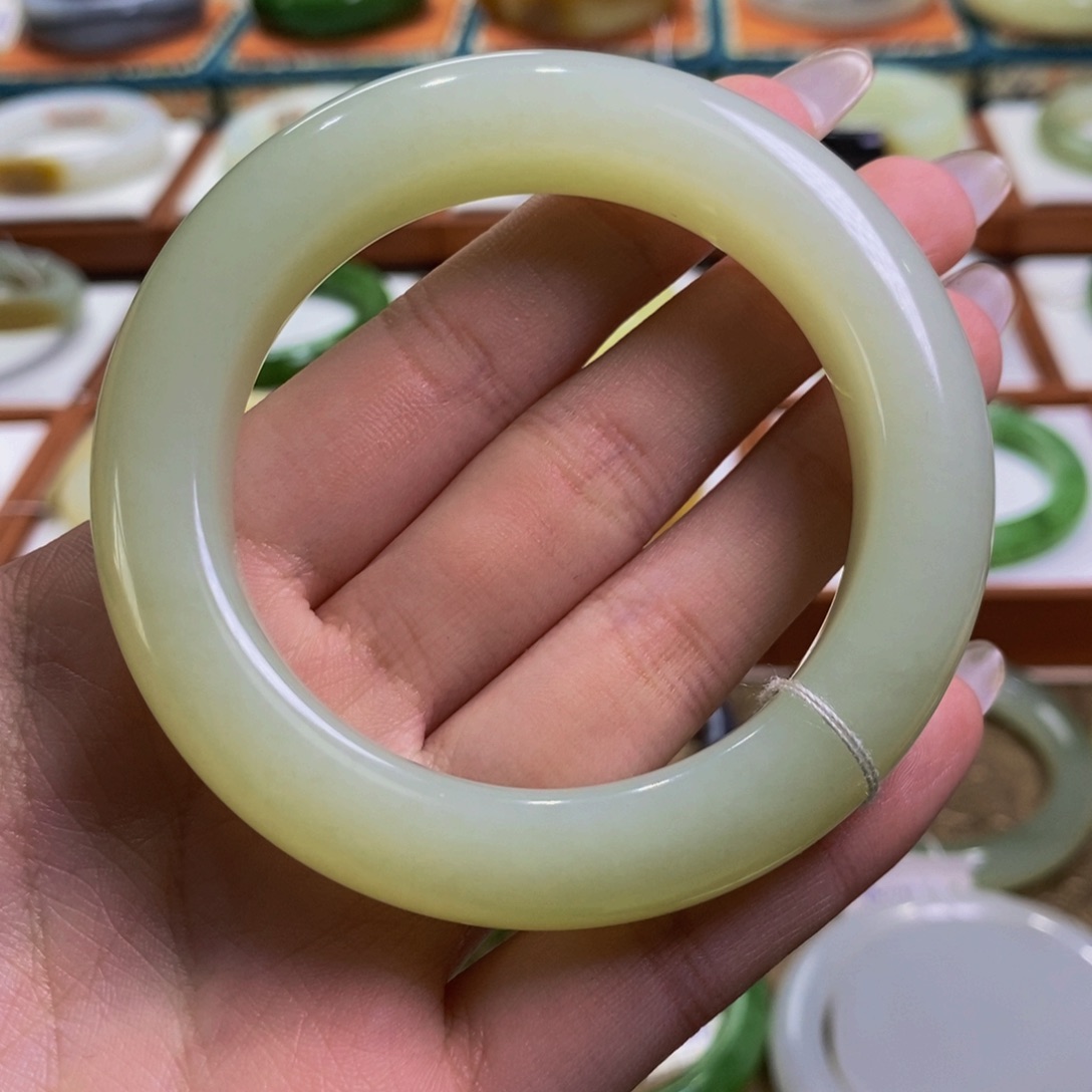 和田玉手镯未镶嵌且末暖黄55-56