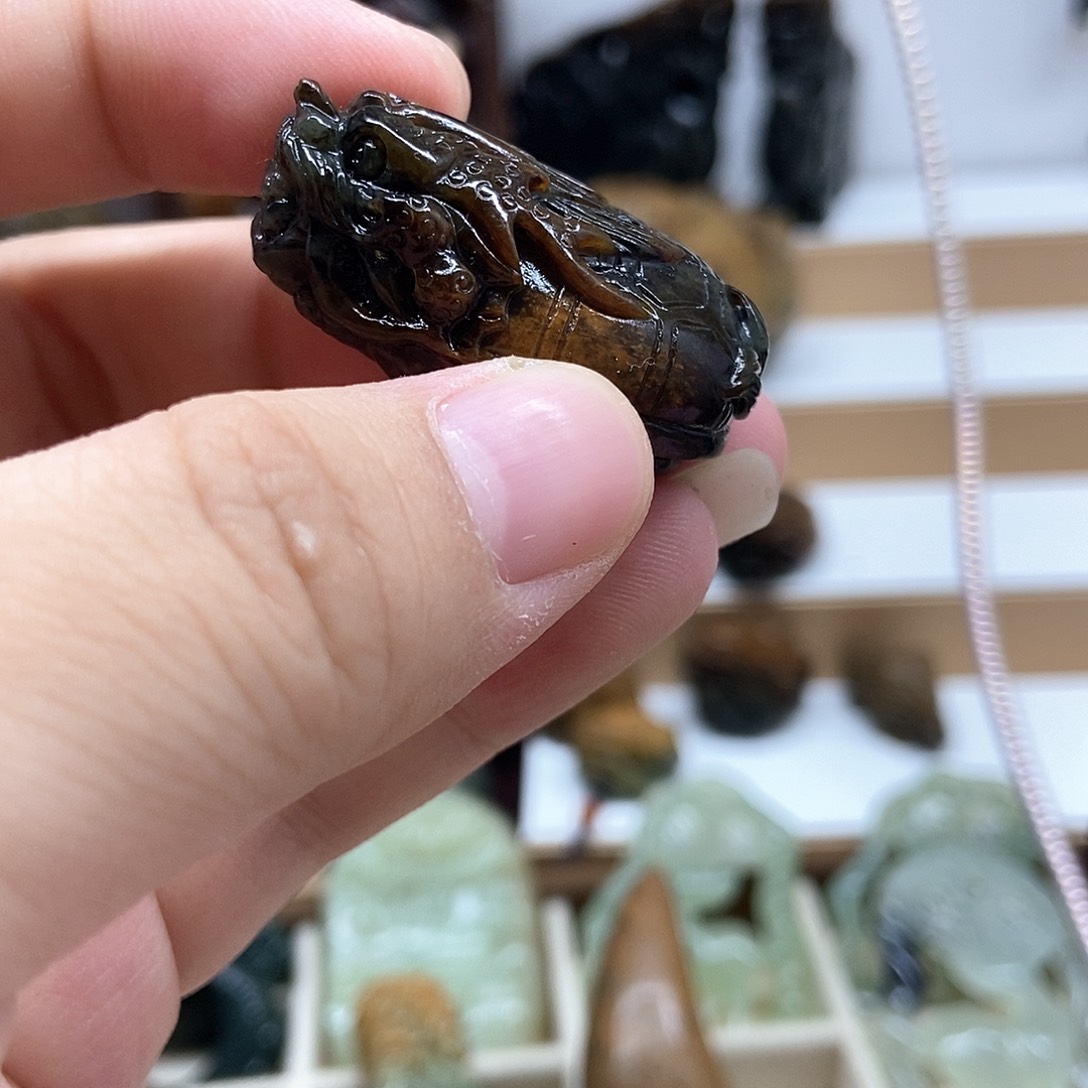 岫岩河磨玉（透闪石质玉）挂件未镶嵌