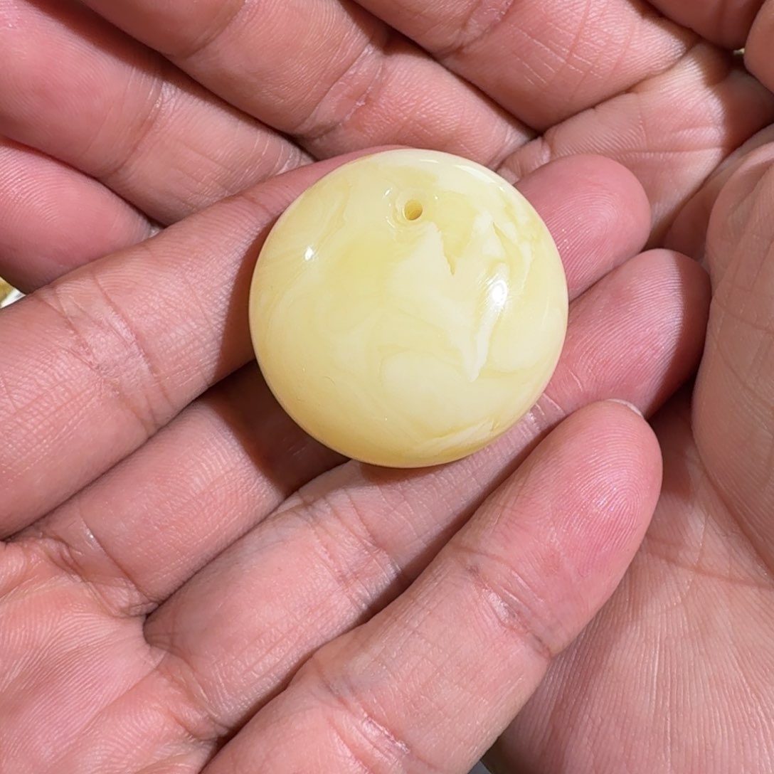 琥珀裸石未镶嵌白花蜡公主扣10.6克