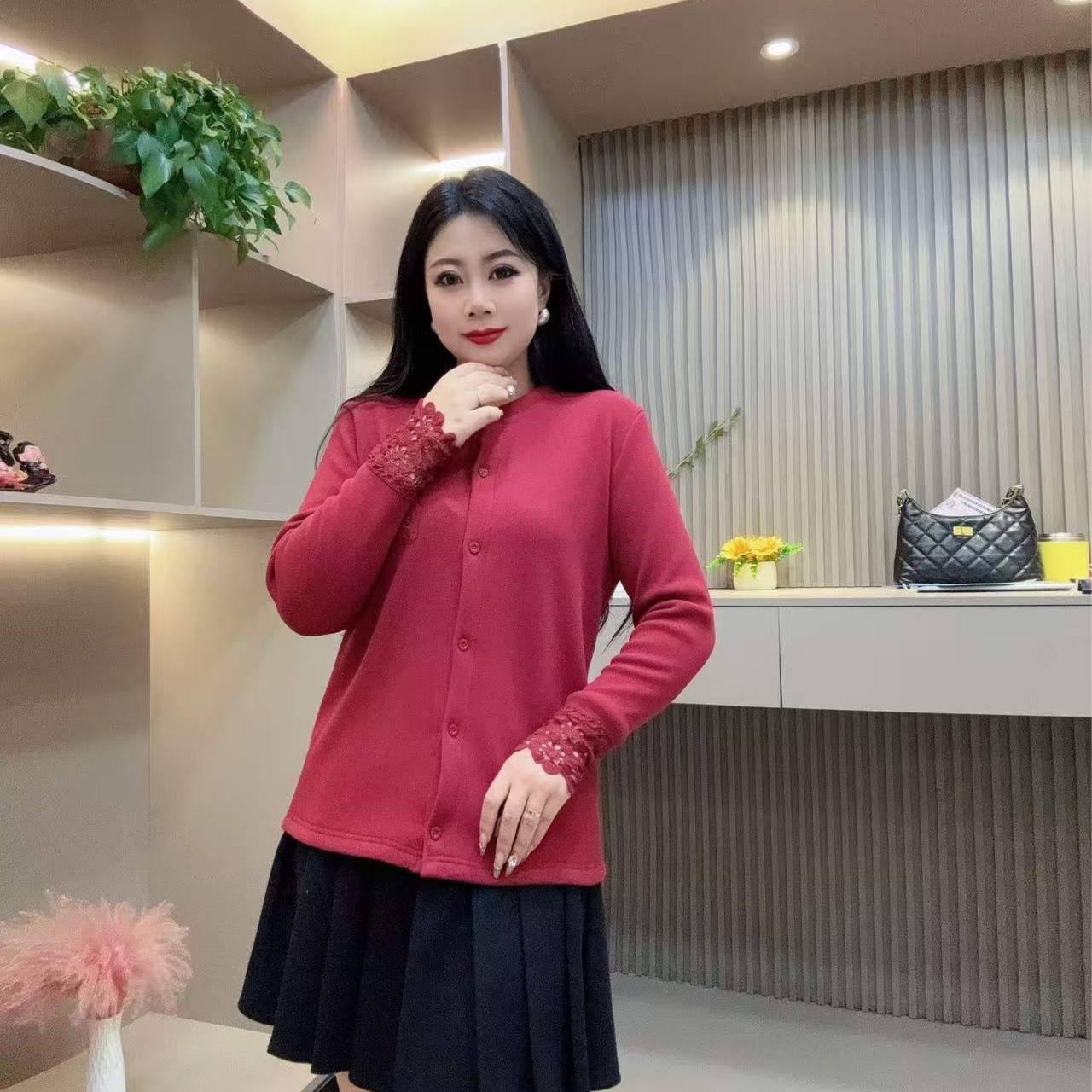 冬季加绒小衫-丫 5981时尚潮流蕾丝拼接纽扣款胖MM大码女装新款