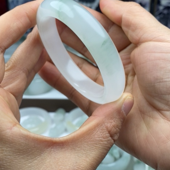 石英质玉（金丝玉）手镯未镶嵌