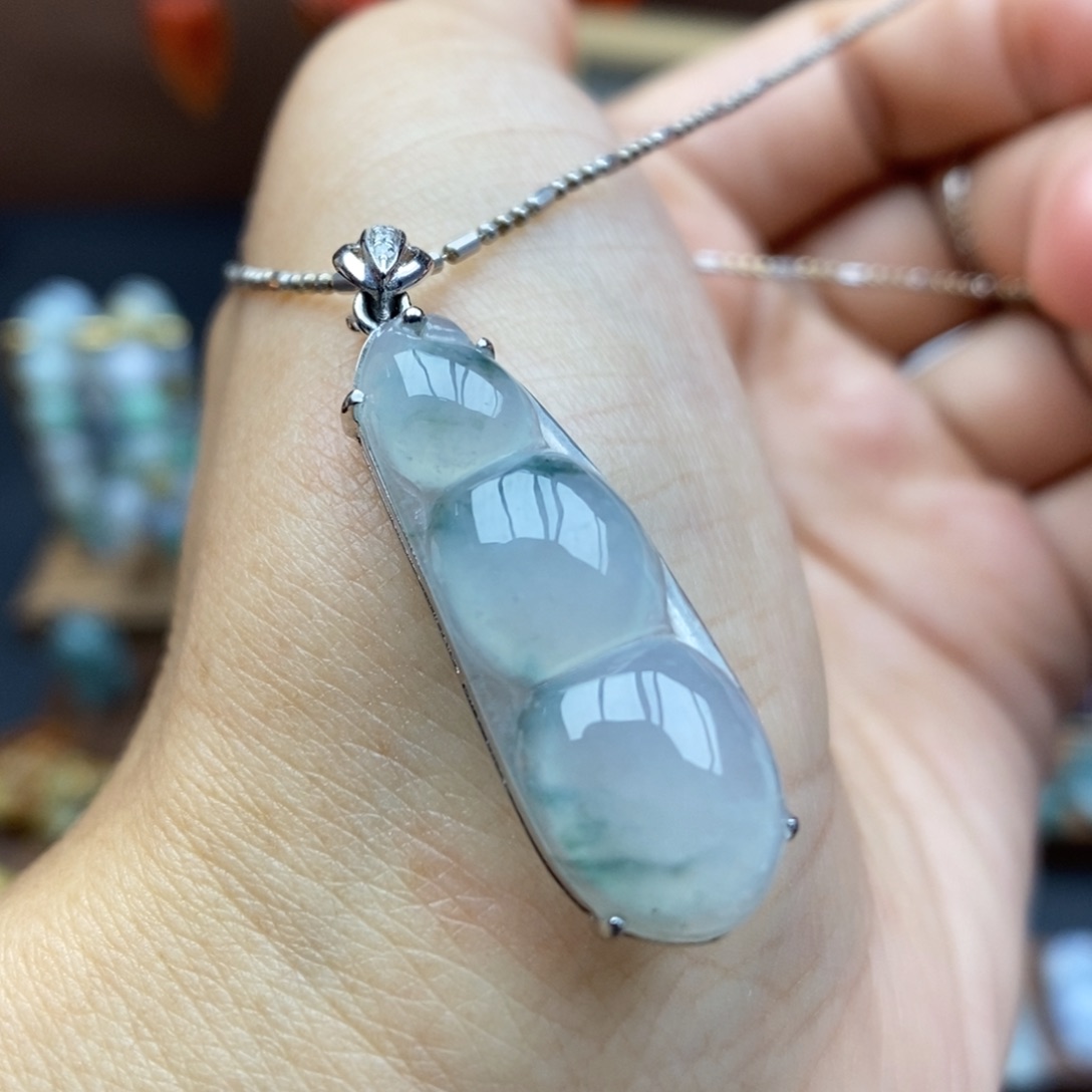 【闪购商品】颈饰18K金镶嵌翡翠30