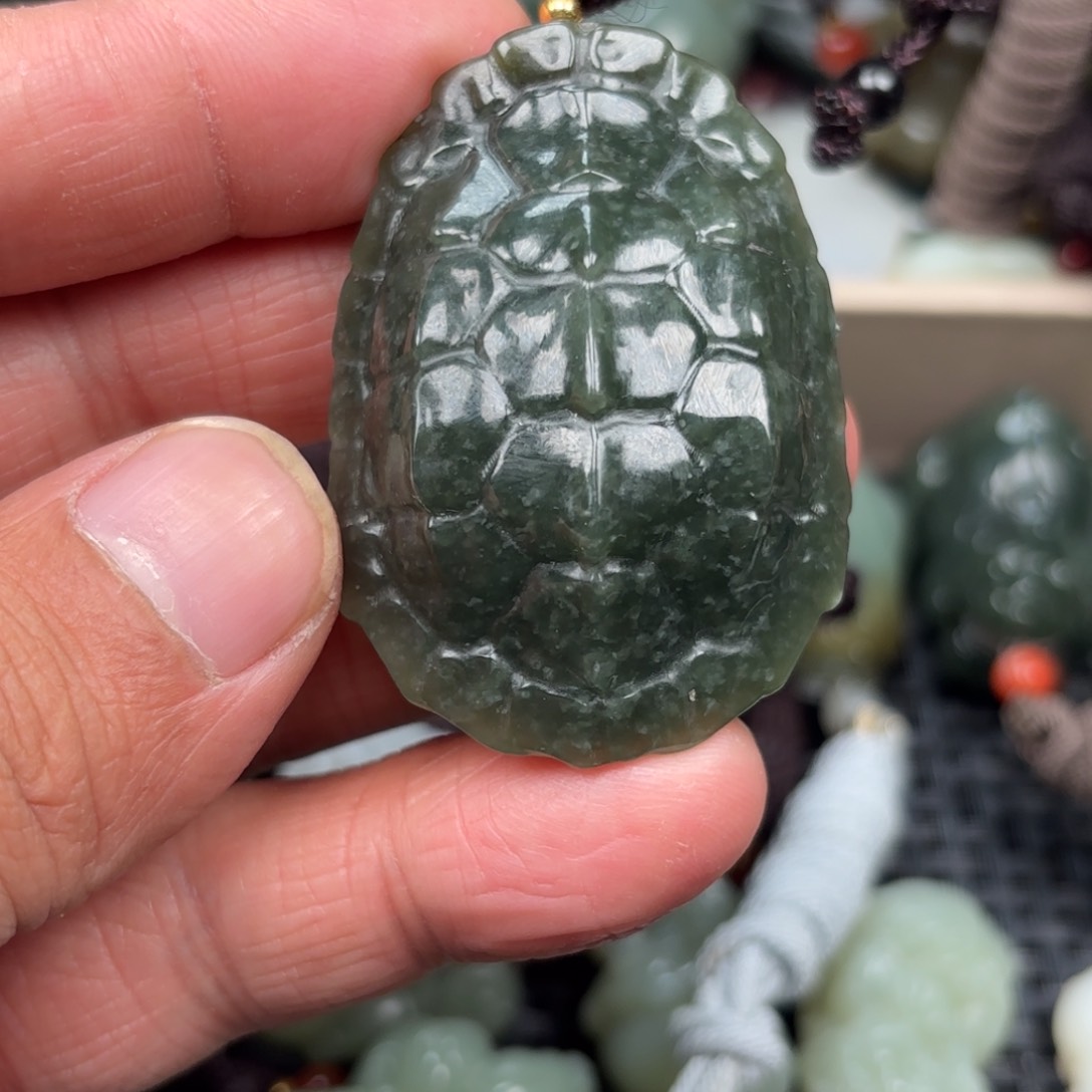 和田玉吊坠未镶嵌