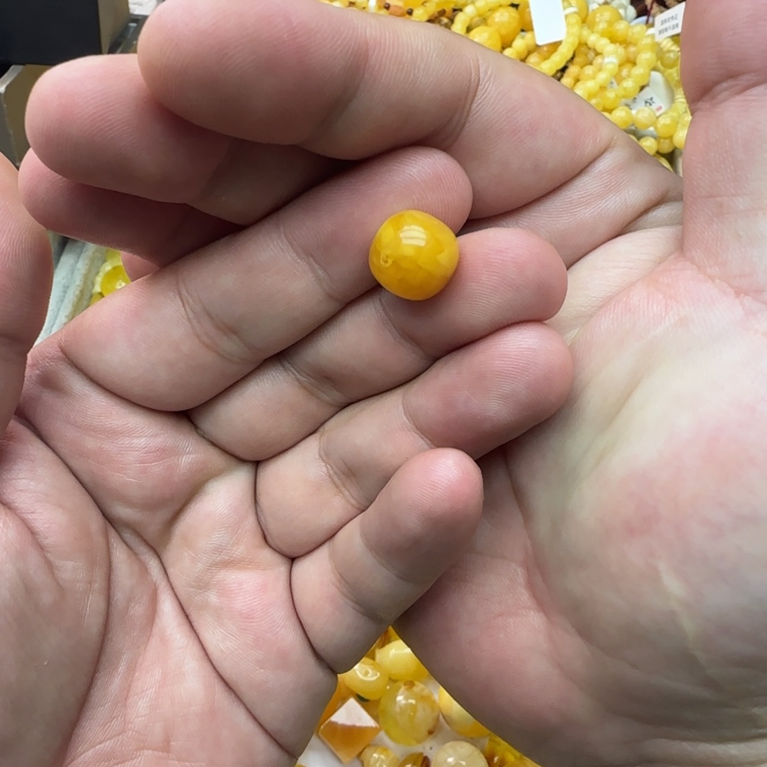 琥珀未镶嵌裸石1.09克有瑕烤色