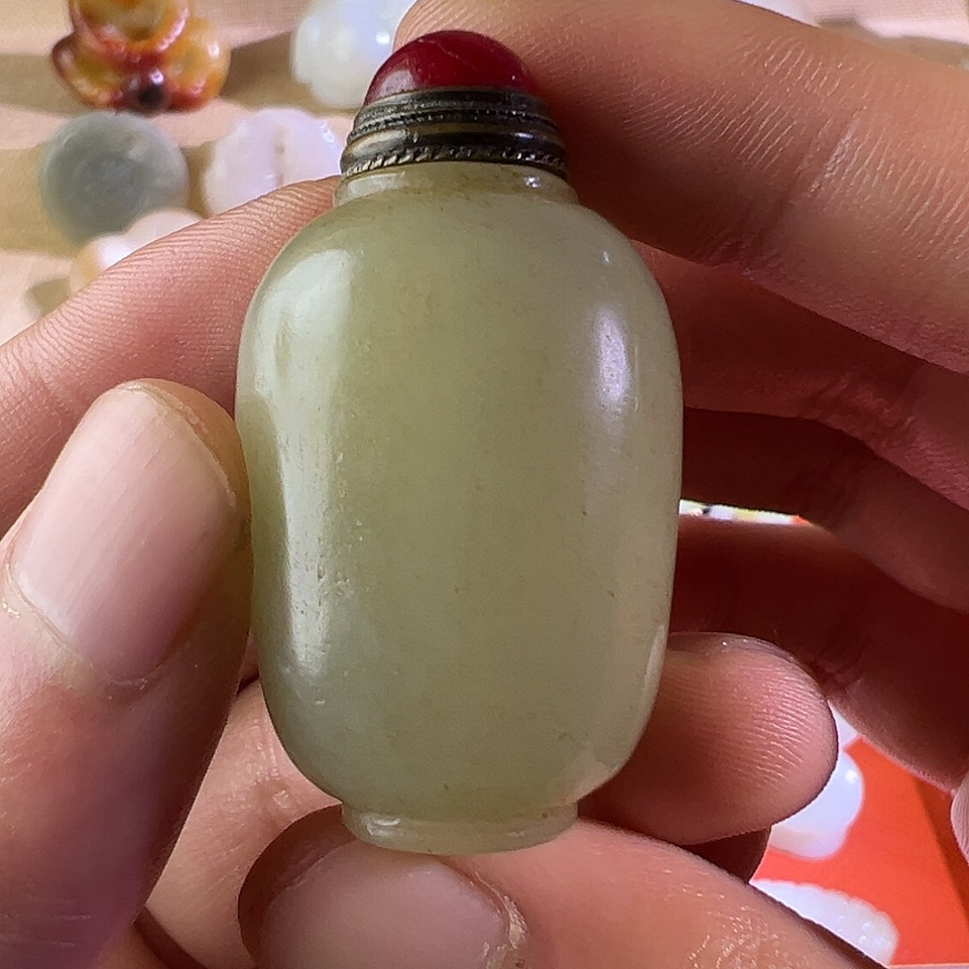 夏***雪和田玉未镶嵌颈饰