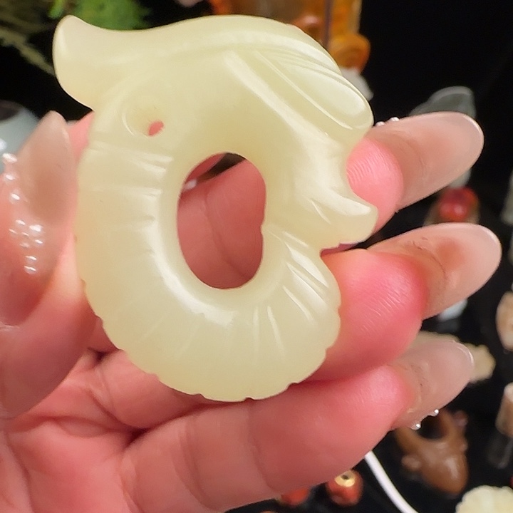 和田玉（糖玉）未镶嵌颈饰