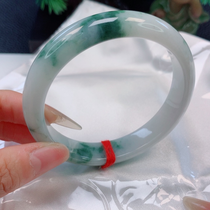 翡翠手镯未镶嵌乐*59圈