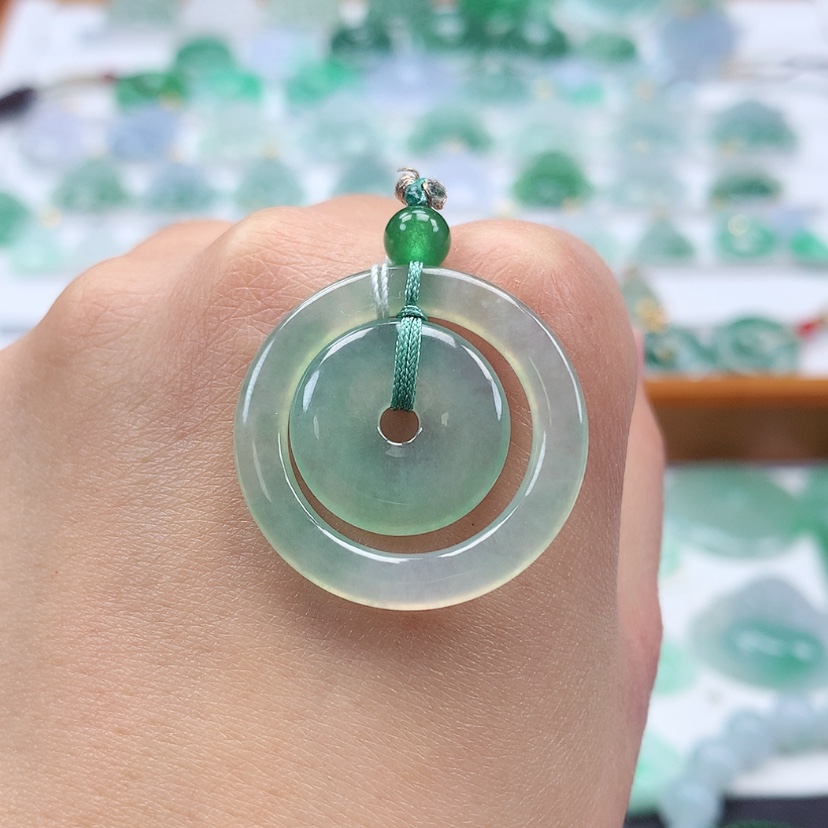【闪购商品】翡翠吊坠(不含链)未镶嵌