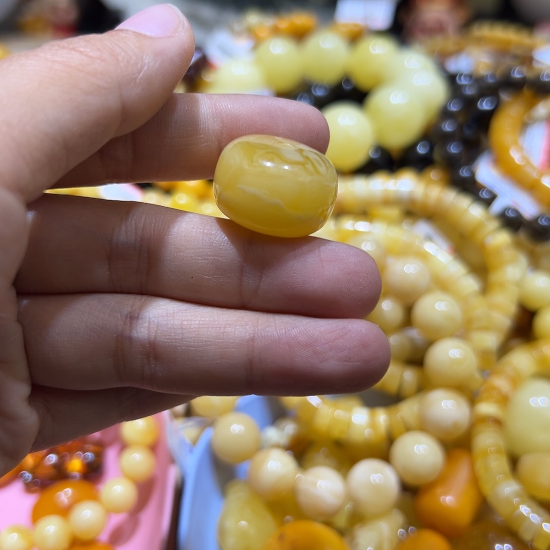 琥珀珠宝奇石未镶嵌