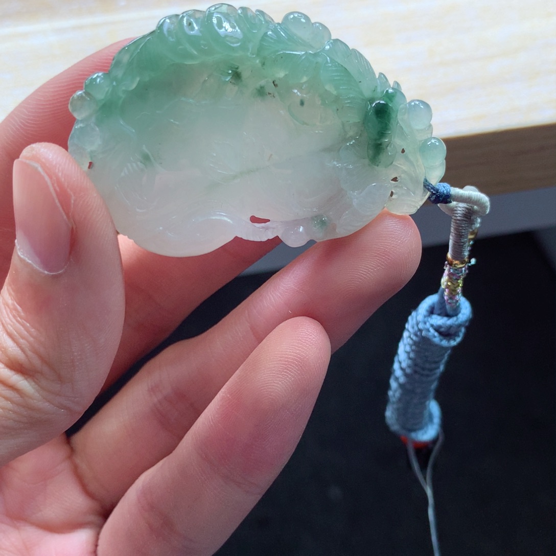 翡翠颈饰未镶嵌吊坠