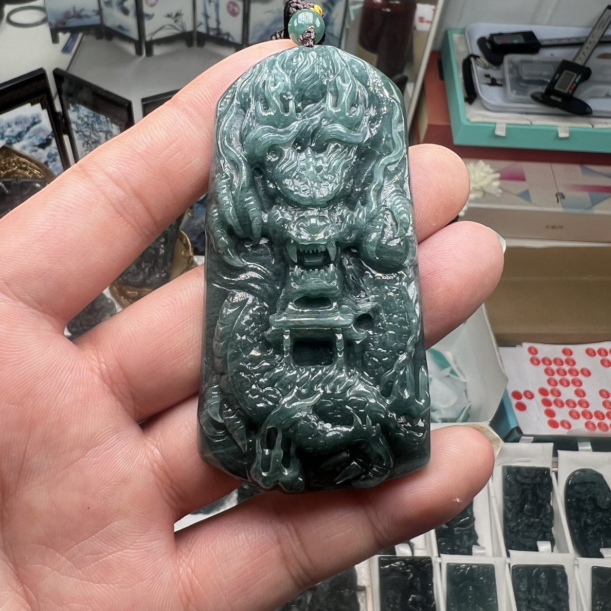 纯天然A货翡翠《龙牌》挂件