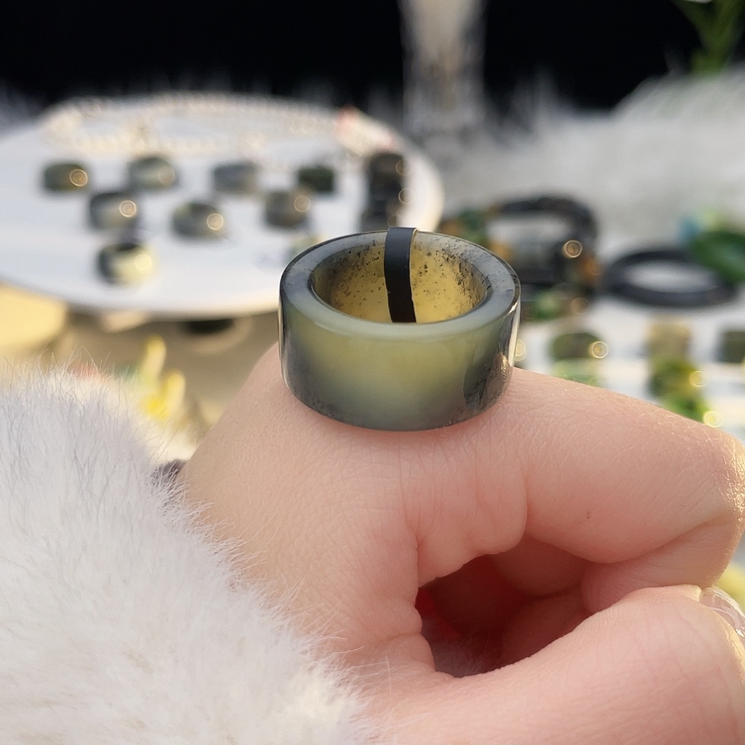 和田玉未镶嵌戒指k19青花糖直切17.4mm