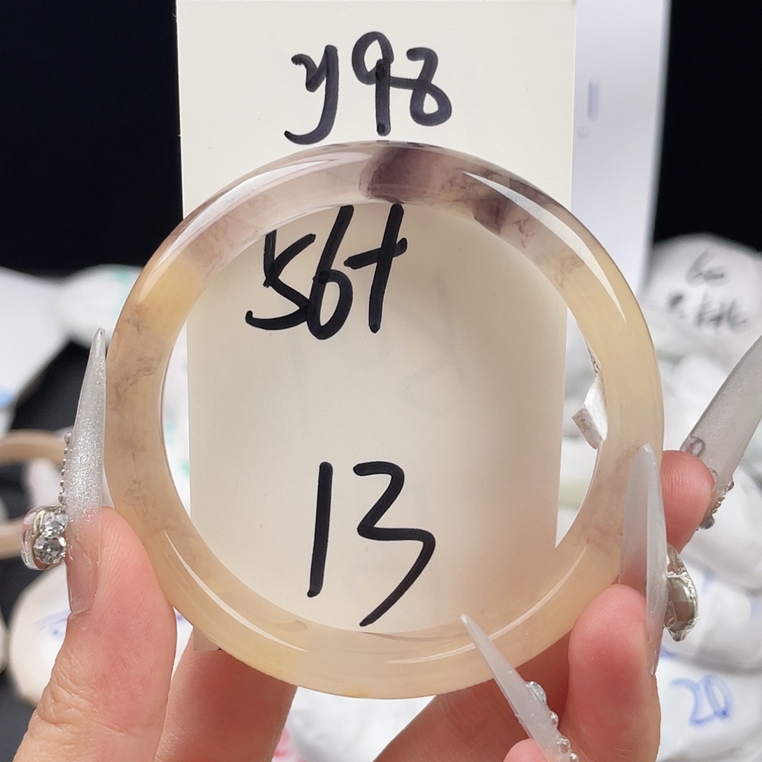 石英质玉未镶嵌手镯Y98